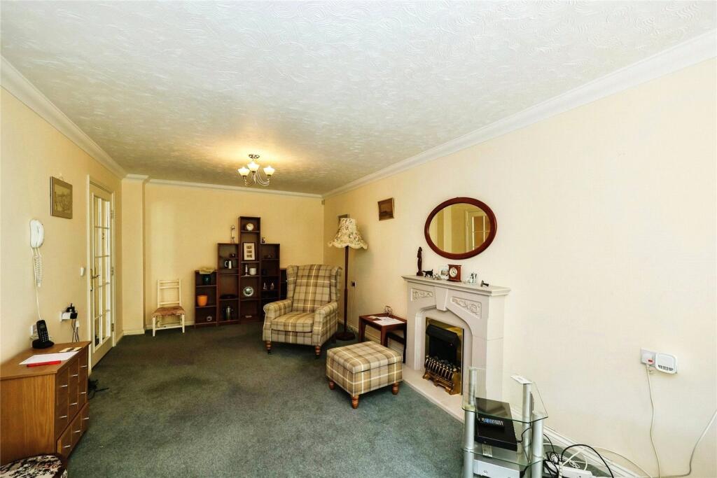 Apartment in Havant, Hampshire - View 5