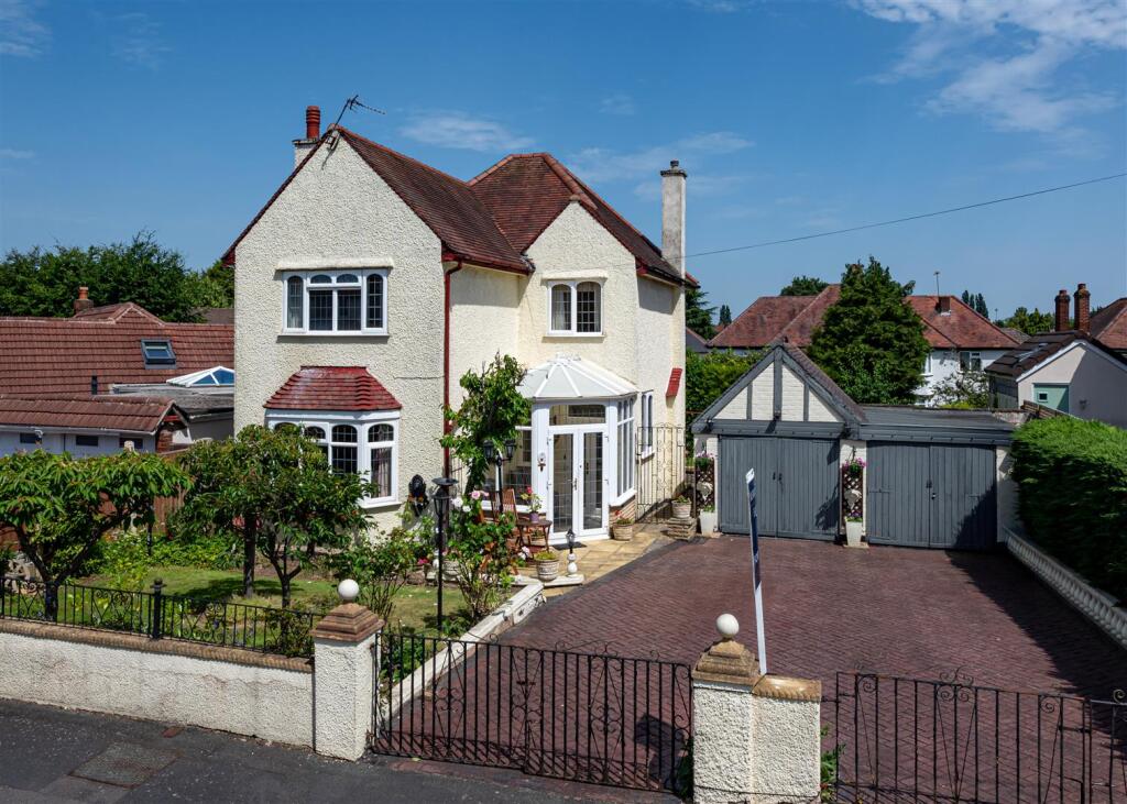 Main image of property: 5 Knights Crescent, Tettenhall, Wolverhampton, WV6 9PZ