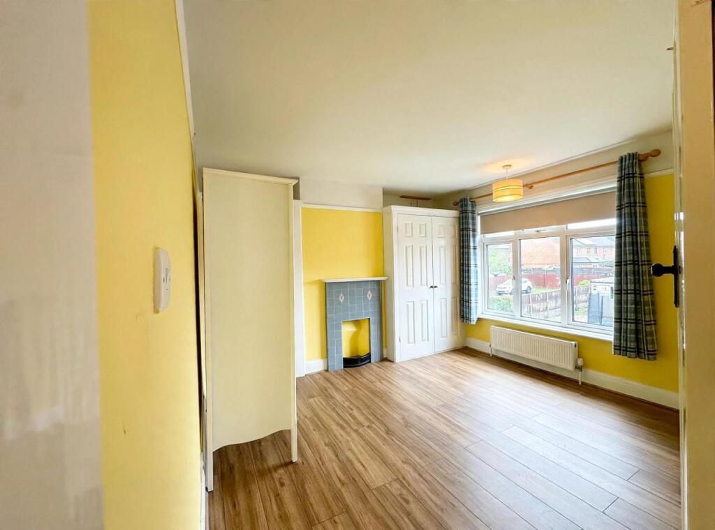 House in Ashford, Willesborough - More