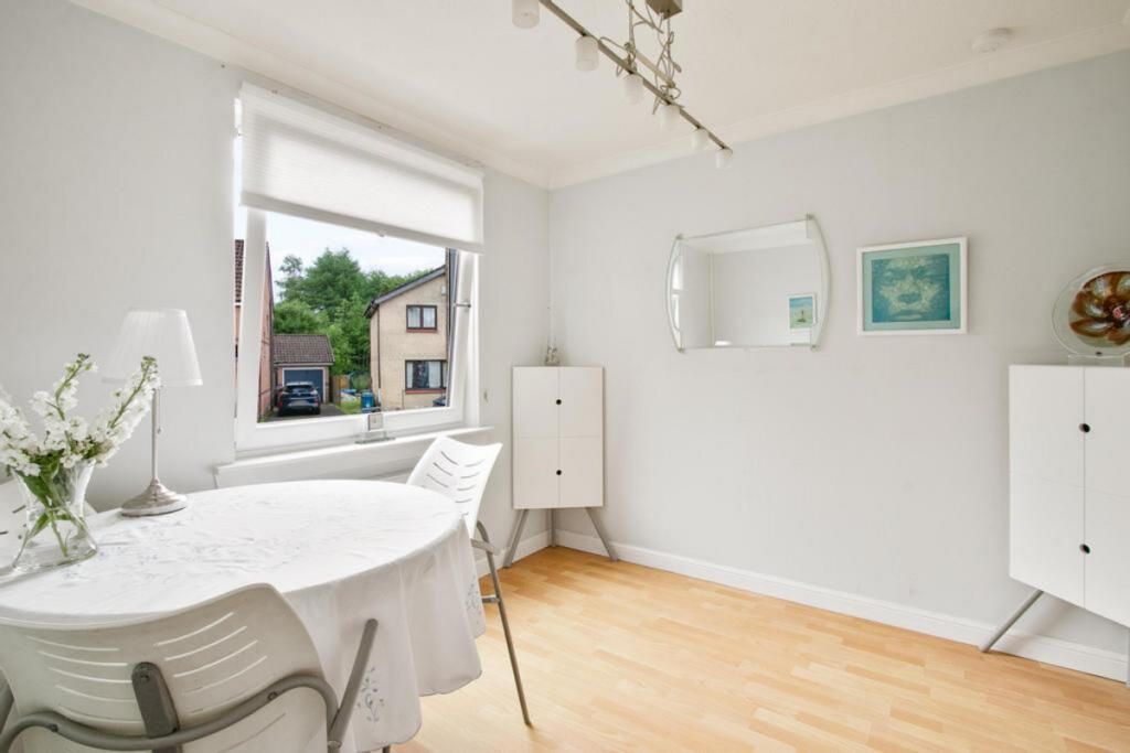 House in Glasgow, Southpark Village, Darnley - View 5