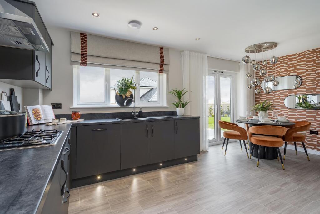 House in Edinburgh, Midlothian - More
