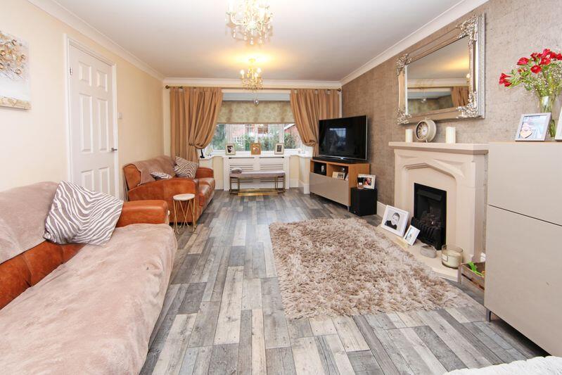 Barlow Close, Randlay photo 2
