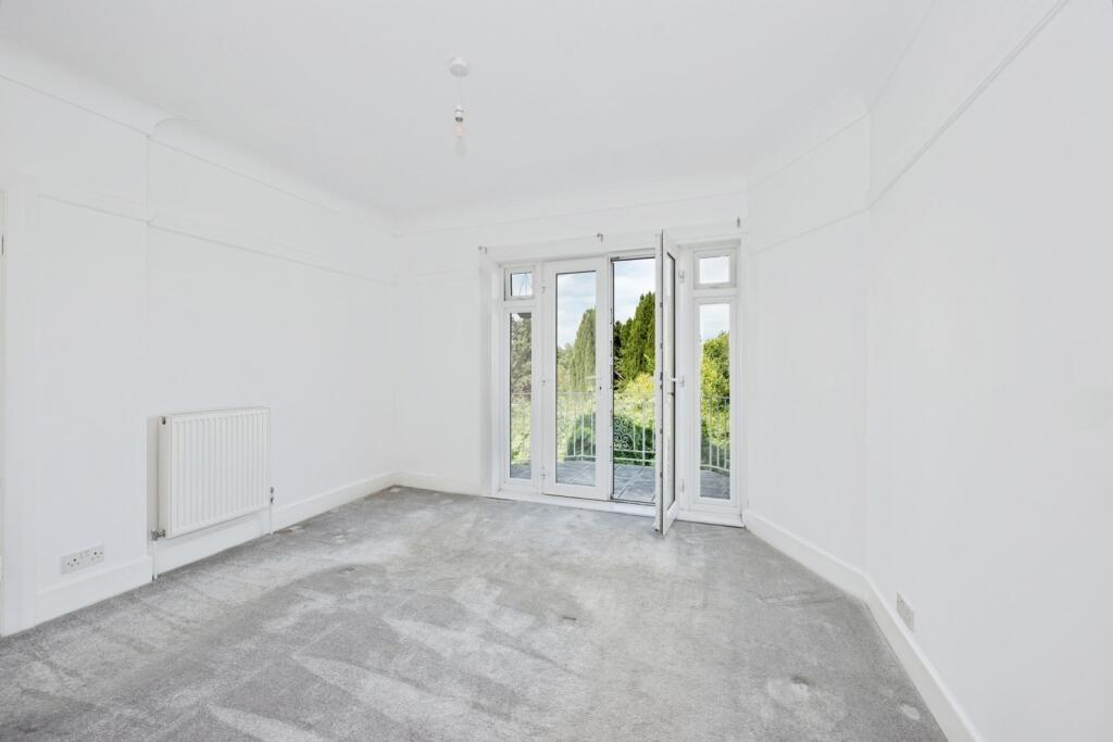 Ladbroke Road, Redhill, Surrey, RH1 - More