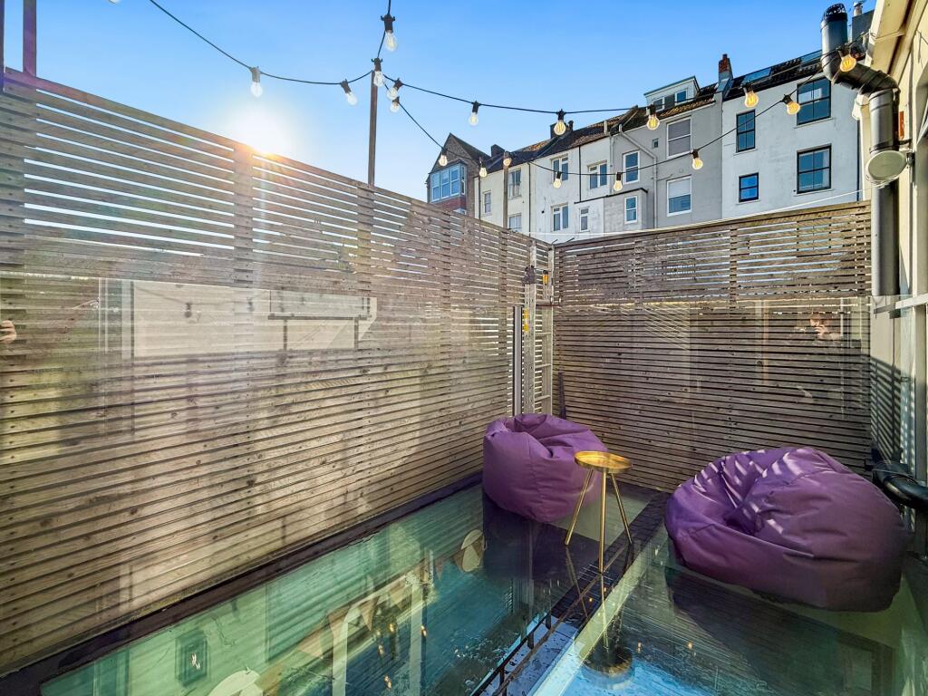 House in Brighton - View 5