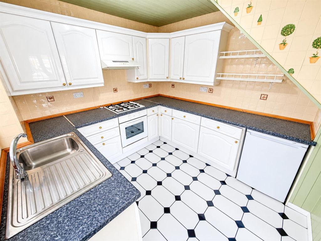 Katrine Close, Corby photo 3