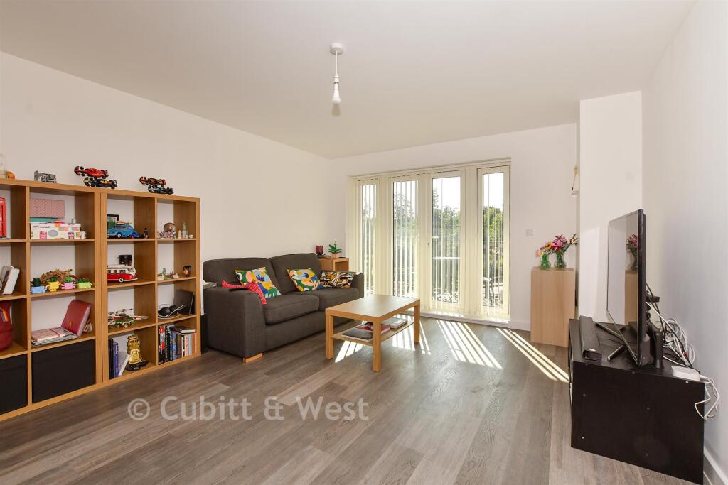 Apartment in Horsham, Colgate - View 4