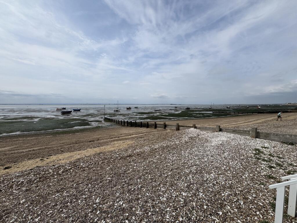 Beach Hut 188, Thorpe Bay, Essex, SS1 photo 5