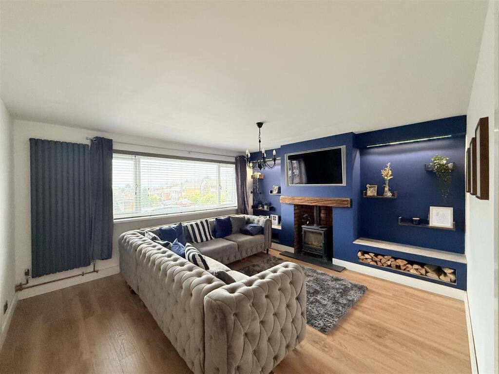 Tennyson Avenue, Dukinfield photo 2