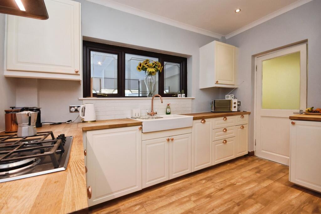 Hunters Avenue, Billericay photo 4