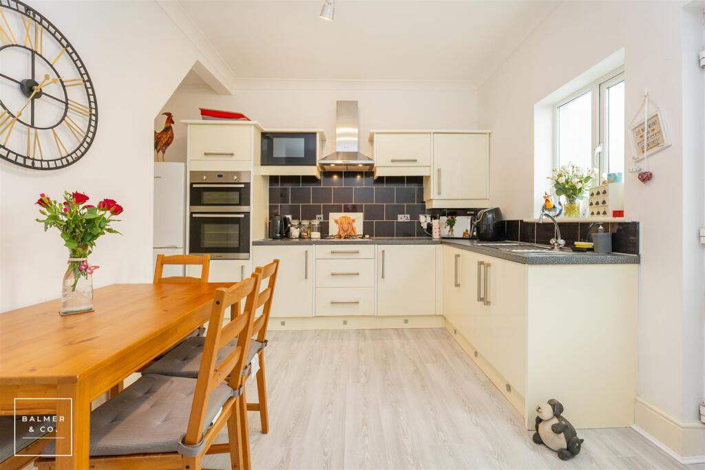 Corner Lane, Leigh, WN7 photo 3