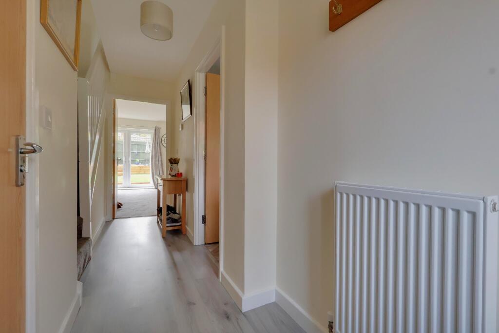 Garrett Close, Havant photo 3
