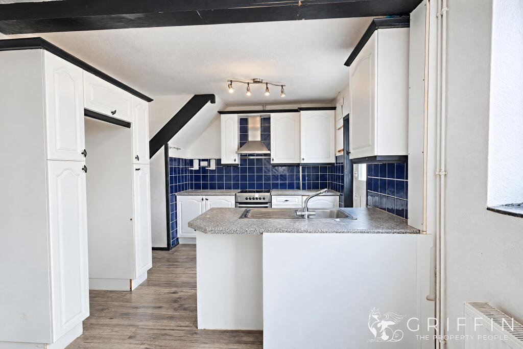 House in Romford - More