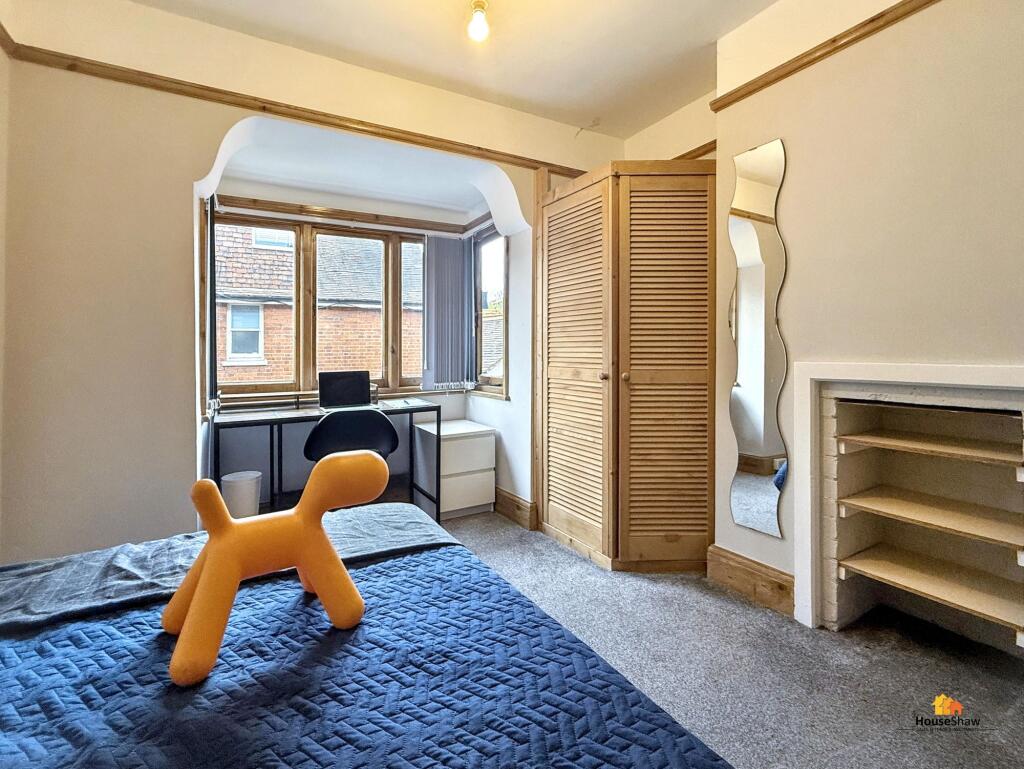 Main image of property: London Road, High Wycombe, HP11