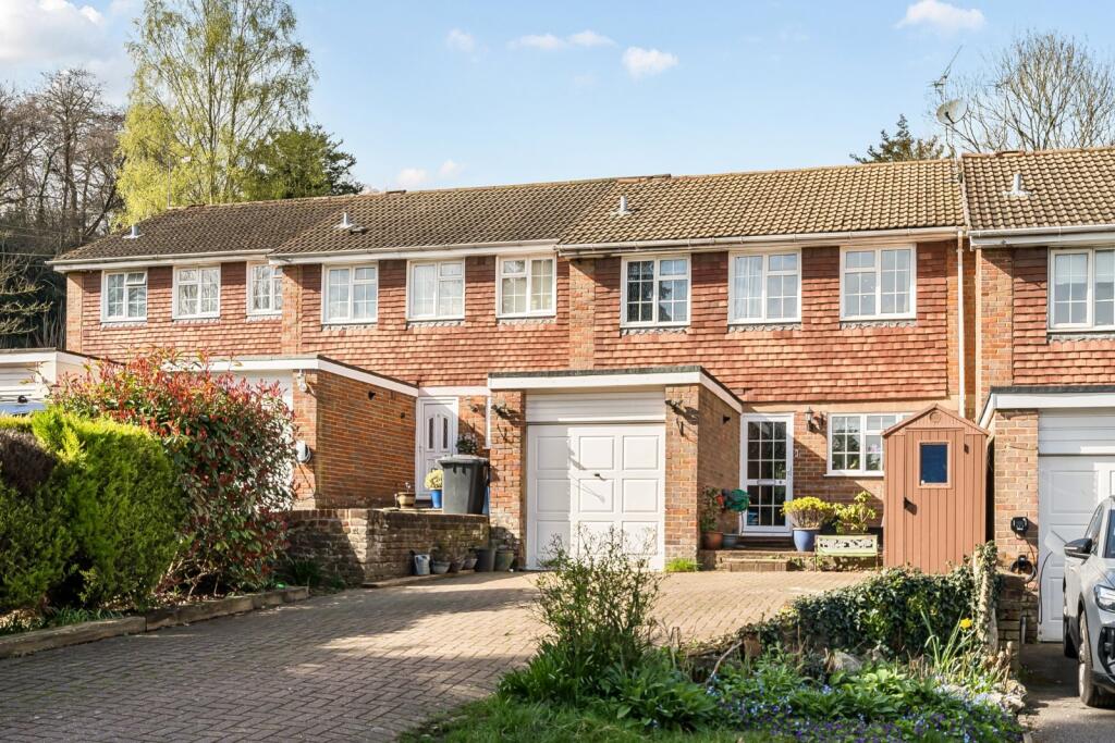 Main image of property: St Peters Close, Loudwater, Buckinghamshire, HP11