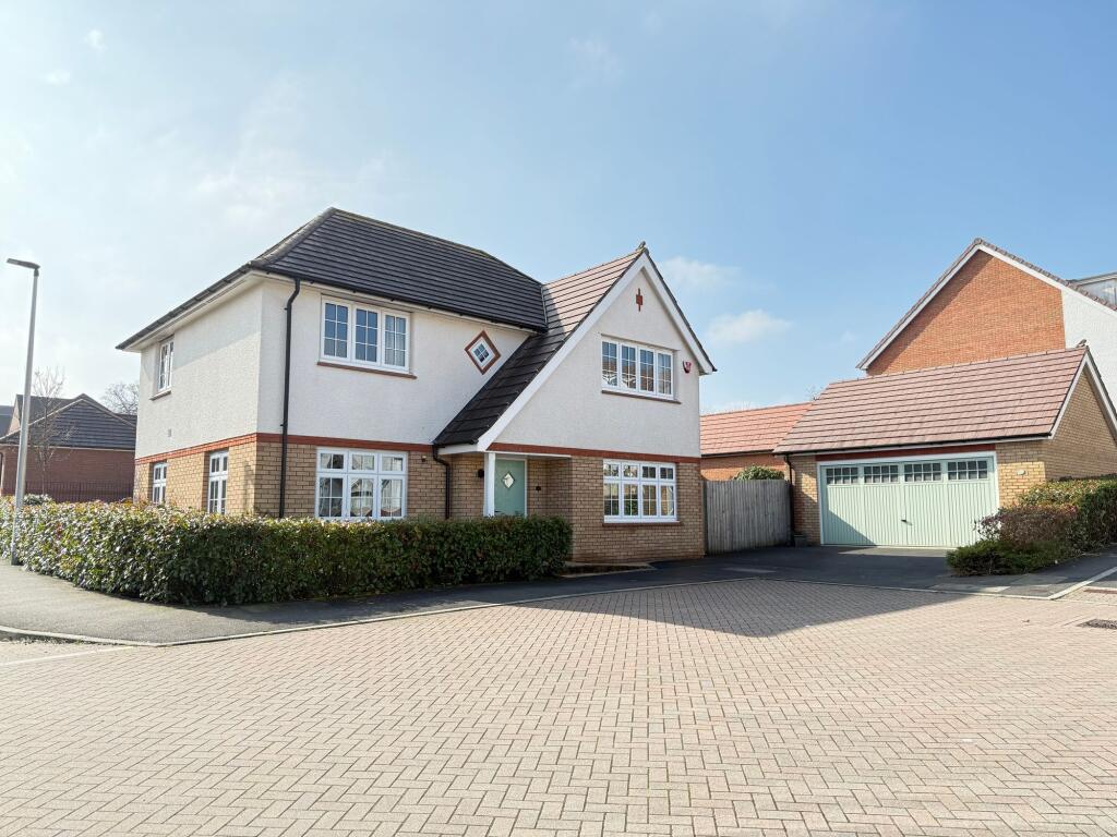 4-bed detached on Primrose Drive, Newton Abbot, TQ12, £475,000