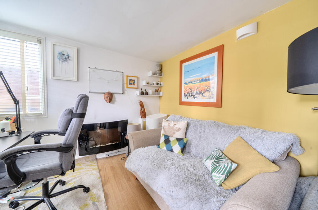 Pembroke Avenue, Hersham, Surrey, KT12 – pohled 6