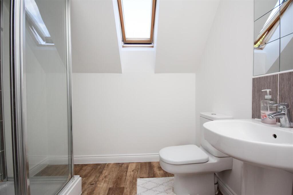 House in Northampton, Wellingborough - More