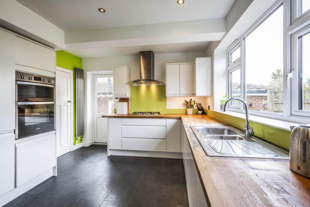 Main image of property: Newlands Road, Tunbridge Wells (close to schools)