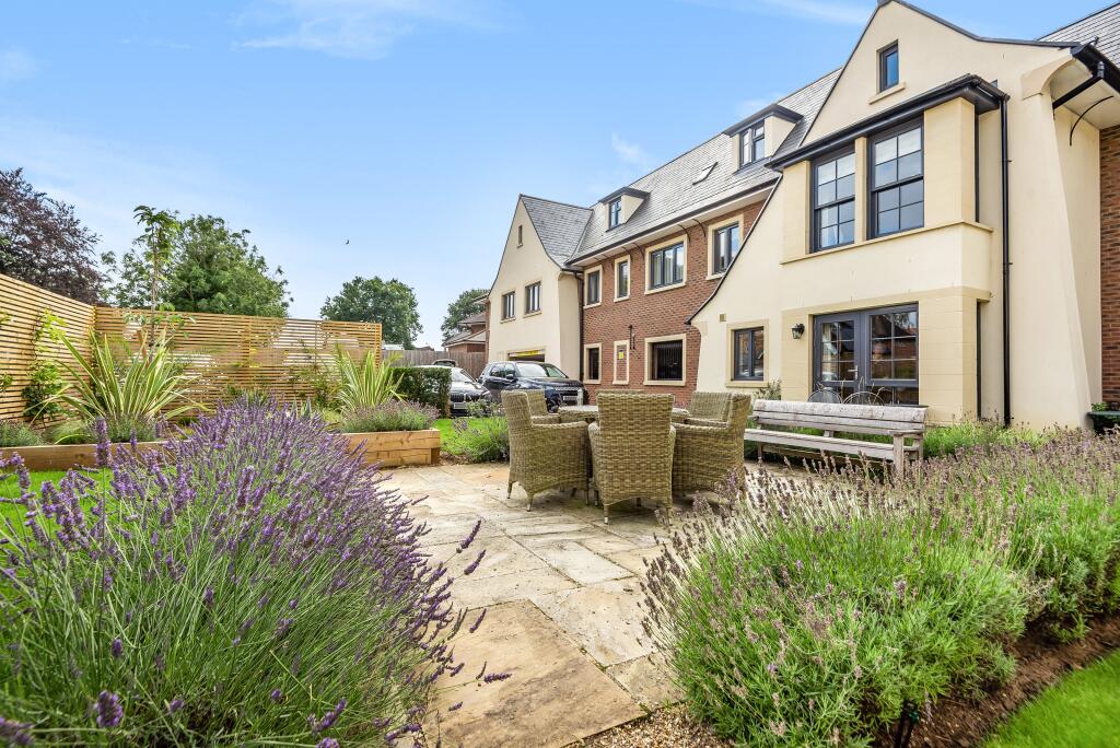 Main image of property: Fleur De Lis, London Road, Marlborough, Wiltshire