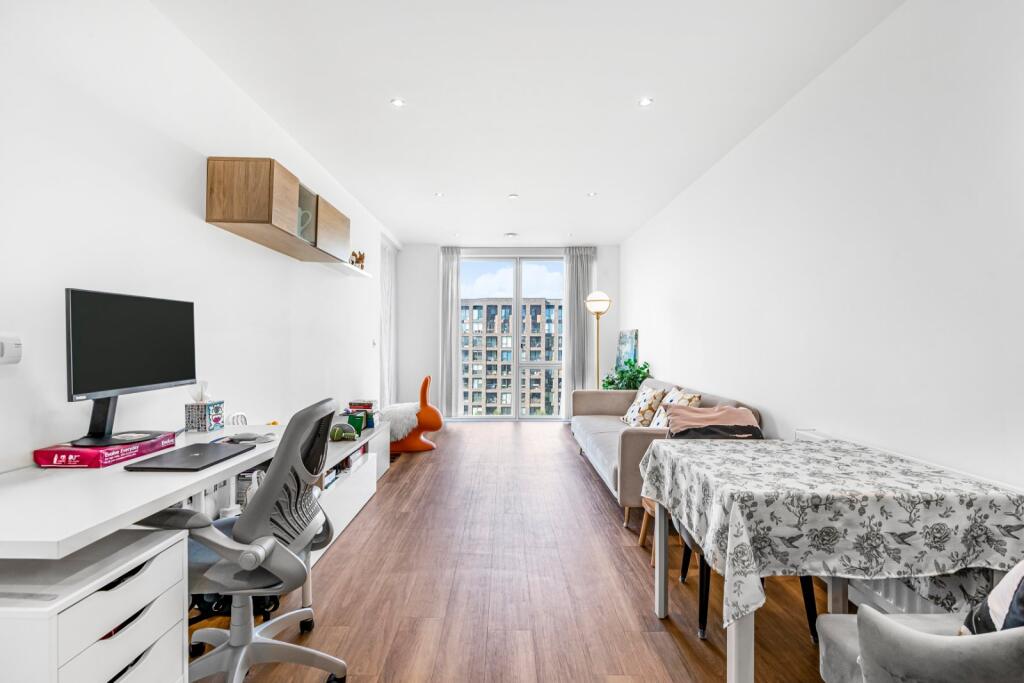 Main image of property: Cavendish Square, 
Beckton, E16