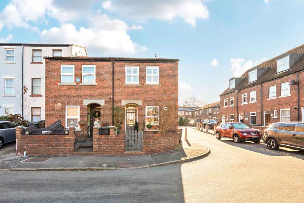 Main image of property: Lonsdale Close, London