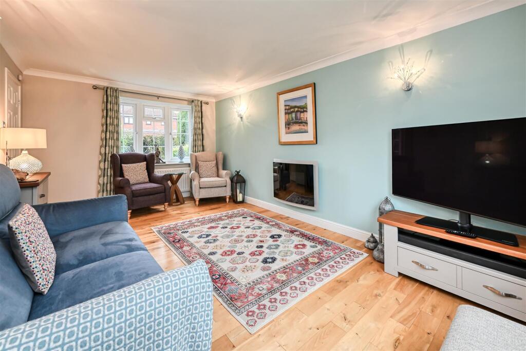 House in South Staffordshire, Perton - View 4