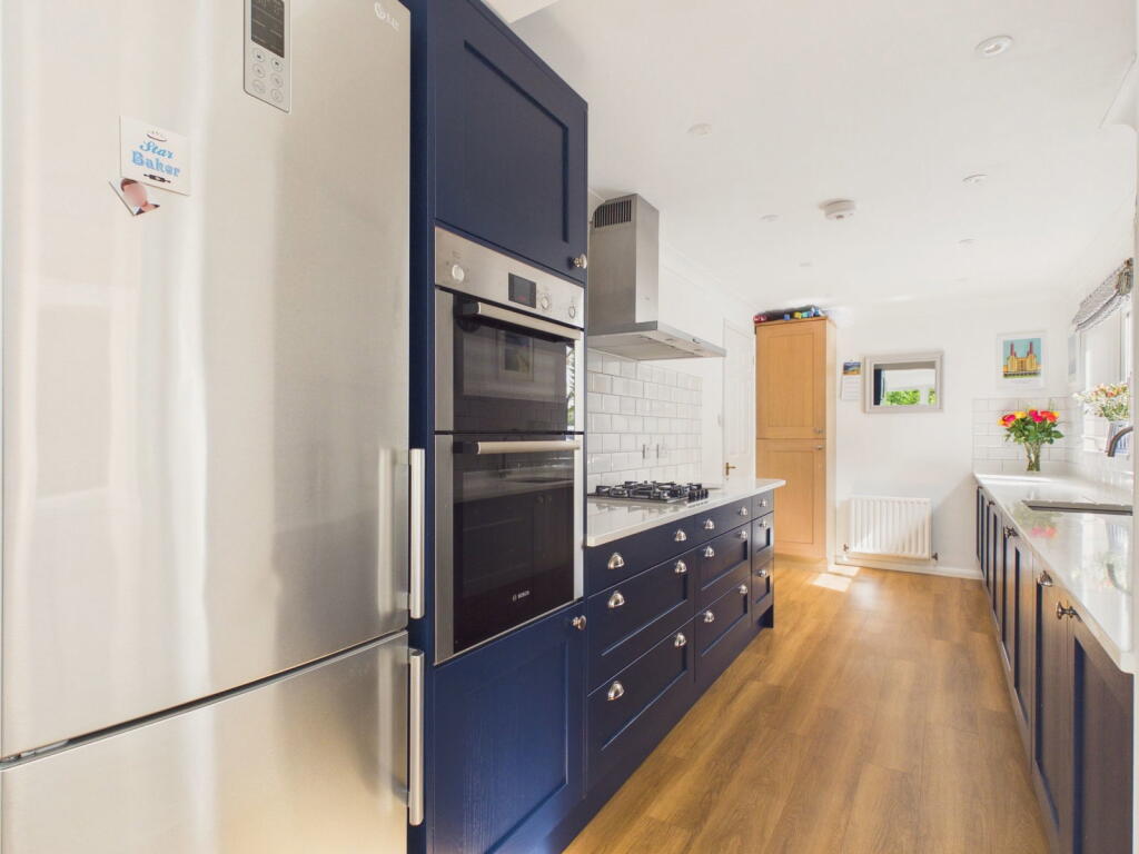 House in Horsham, Southwater - View 3