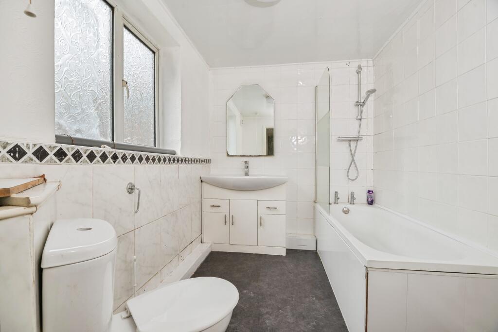 House in Stockton-on-Tees - More