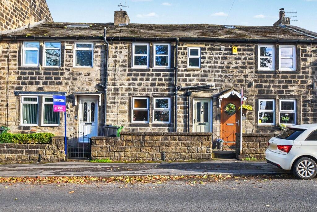 2-bed terraced on Apperley Lane, Yeadon, Leeds, West Yorkshire, £280,000