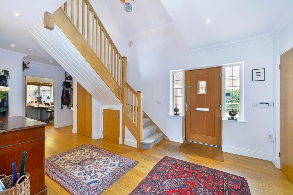 House in Redhill - View 5