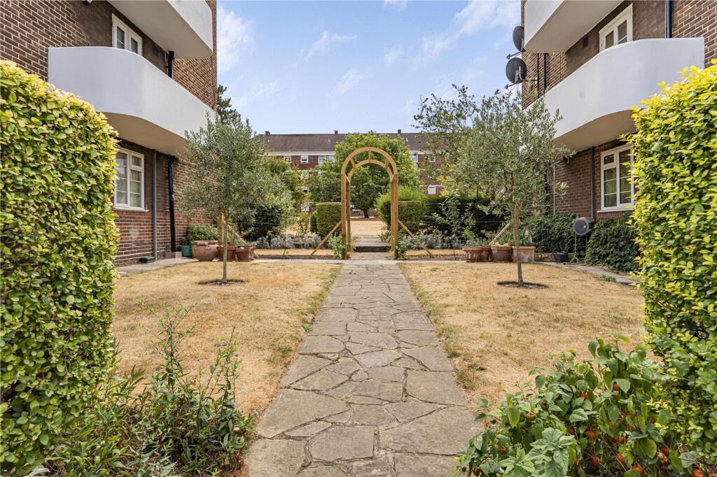 Apartment in Twickenham - View 5