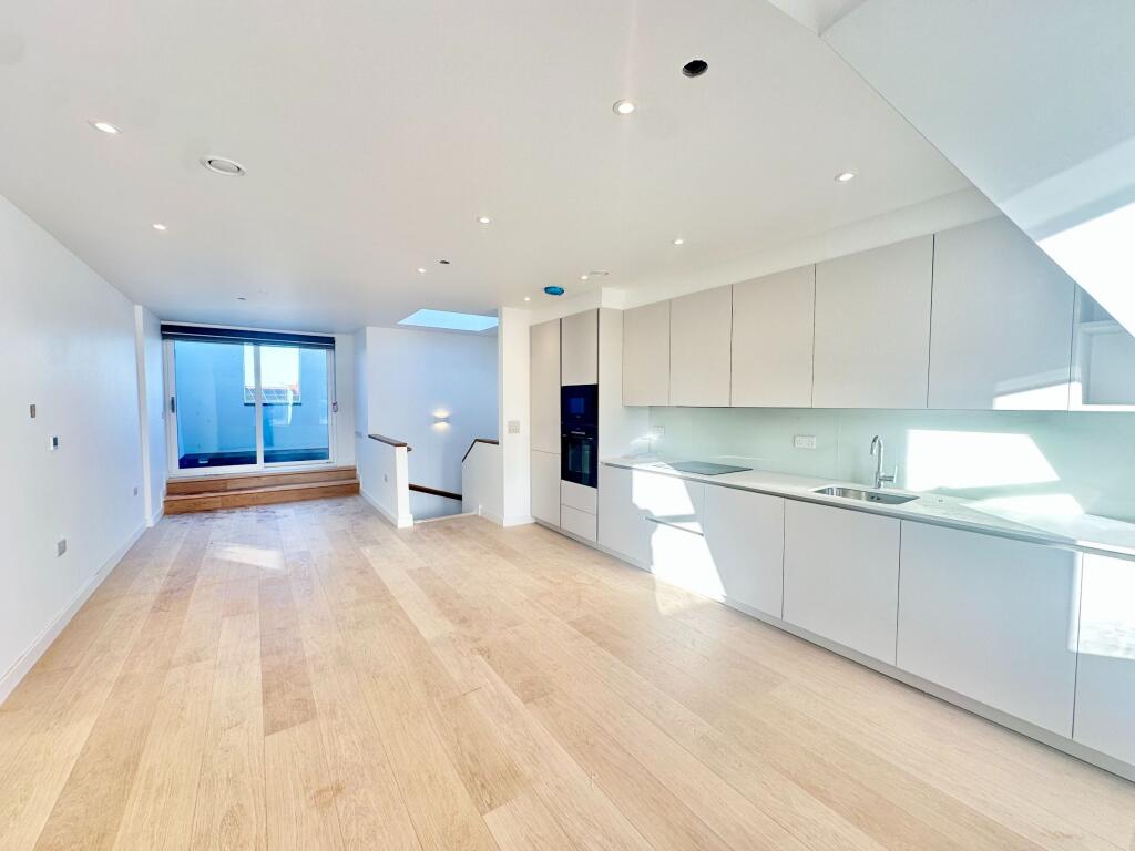Main image of property: Goldsmiths Row, Hackney E2