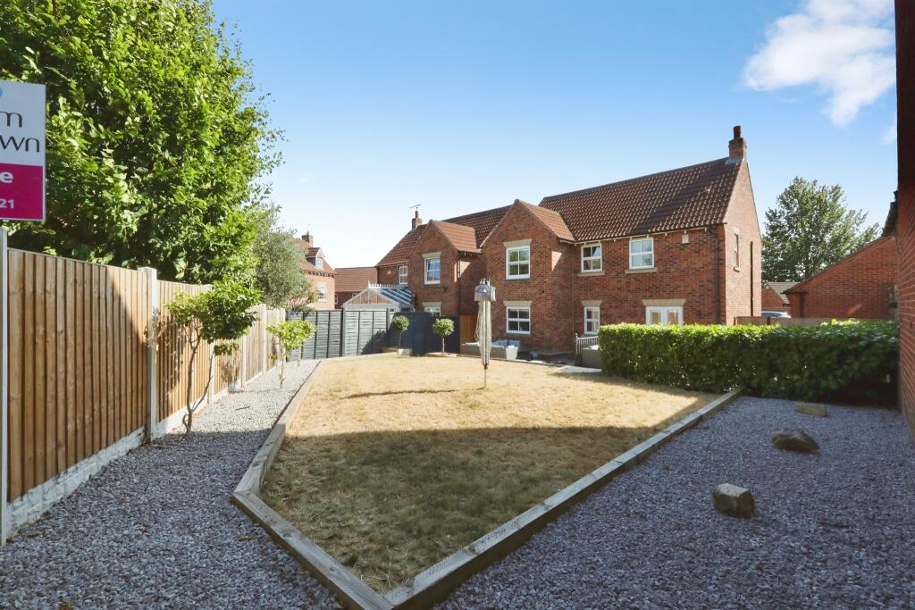 House in Doncaster - View 4