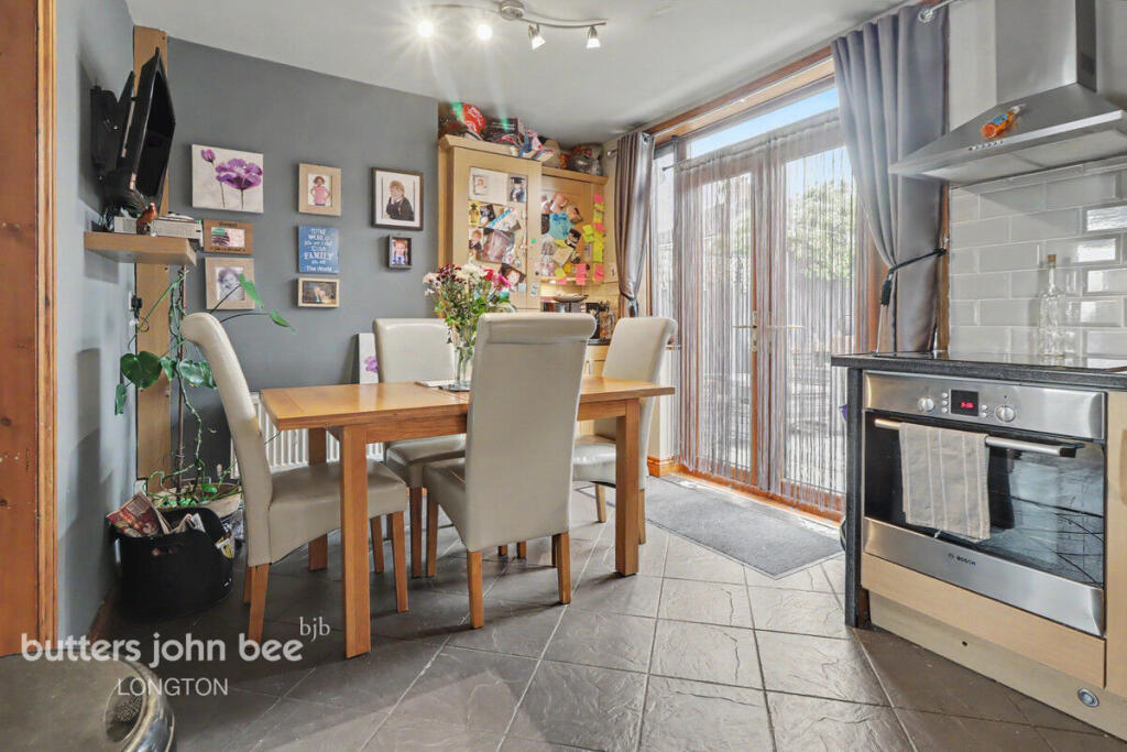 House in Stoke-on-Trent, Dresden - View 4