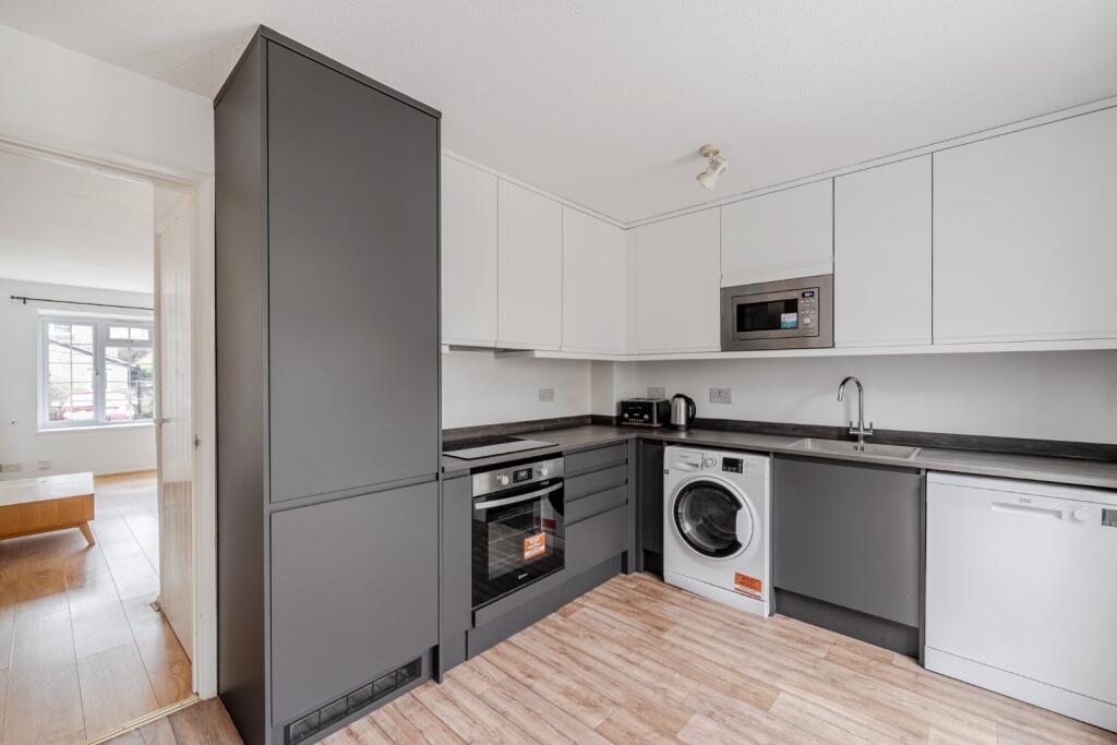 Main image of property: College Gardens, Tooting, London, SW17