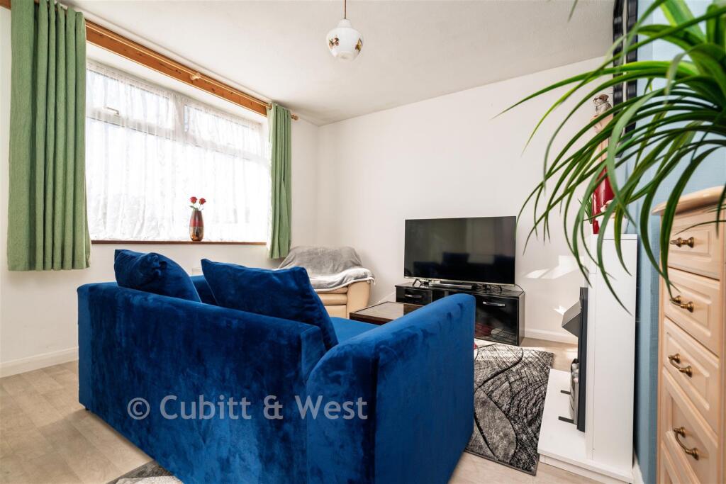 House in Reigate and Banstead, Surrey - View 2
