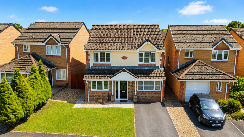 Main image of property: Golwg Y Twr, Pontarddulais, Swansea, West Glamorgan SA4