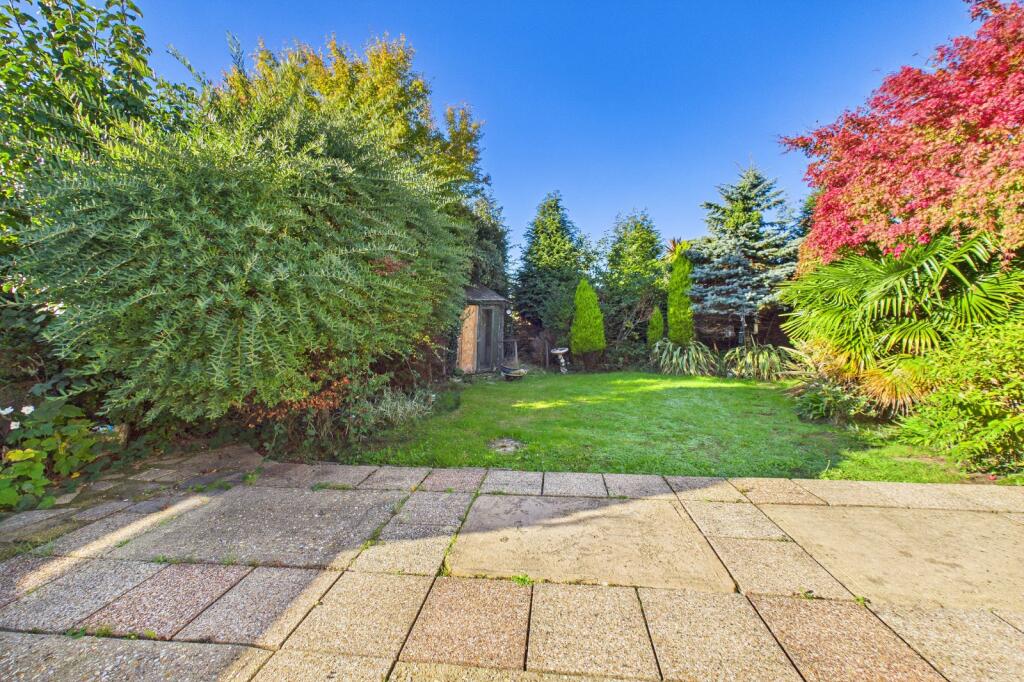 Steepleton Road, Broadstone, Dorset, BH18 photo 3