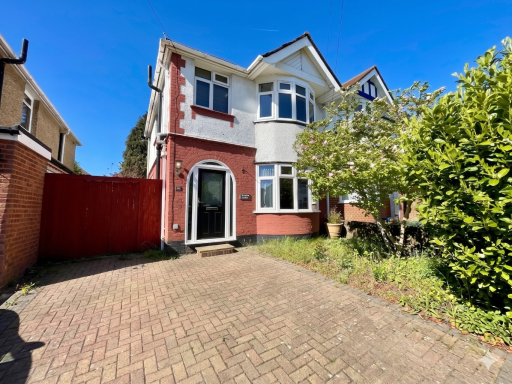 Main image of property: Walcot Avenue, Luton, Bedfordshire, LU2 0PW