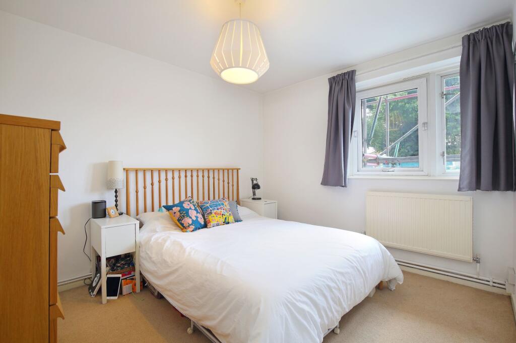 Apartment in London - More