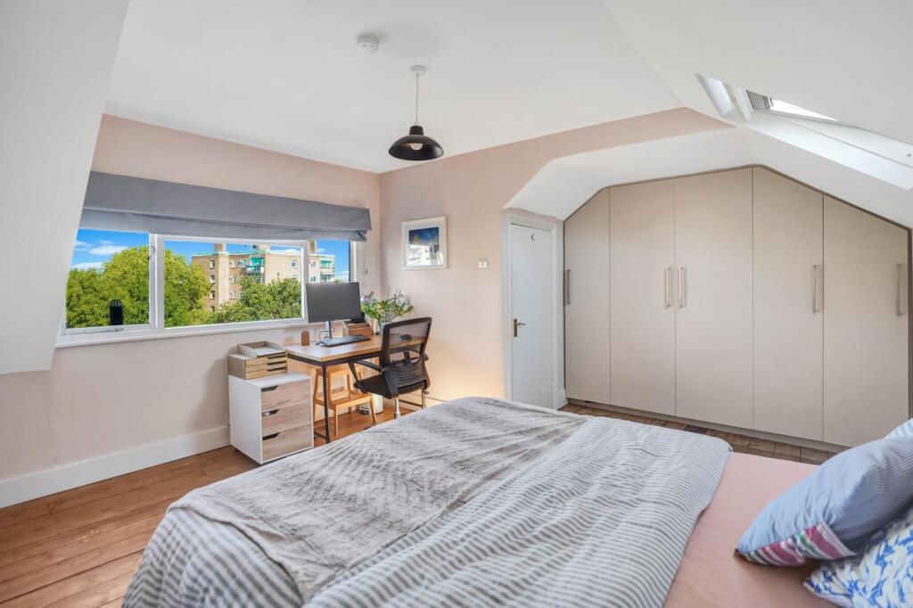 Apartment in London - View 4
