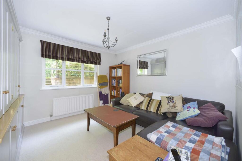 Woodrough Copse, Bramley, Guildford - Photo 6