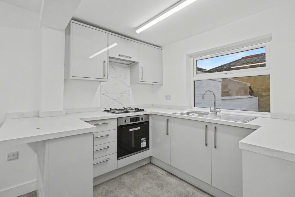 York Road, Aldershot, GU11 - View 3