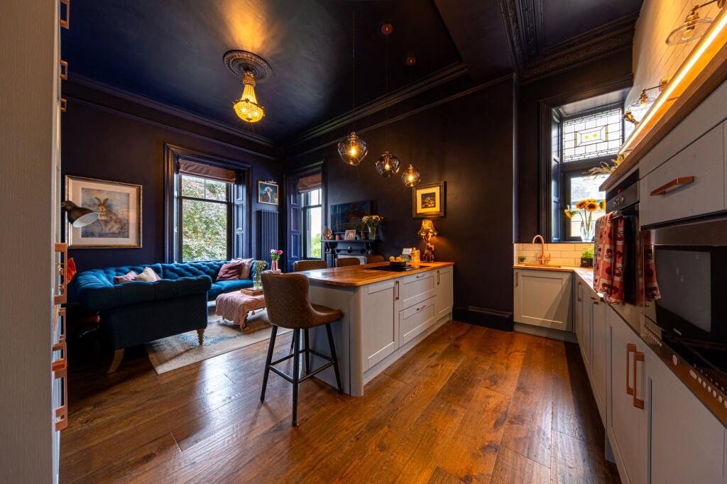 Apartment in Glasgow - View 2
