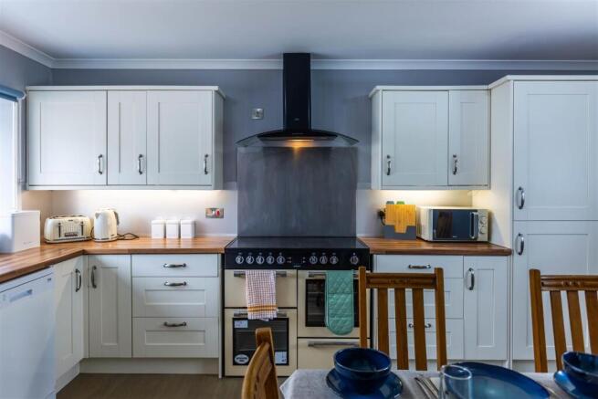 Dining kitchen