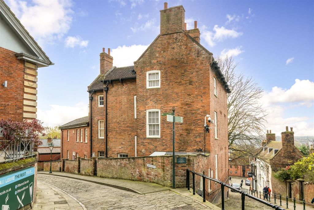 Main image of property: Danesgate, Lincoln