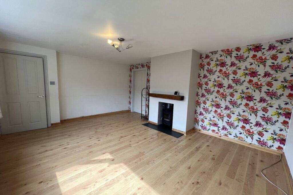 House in Newport - View 4