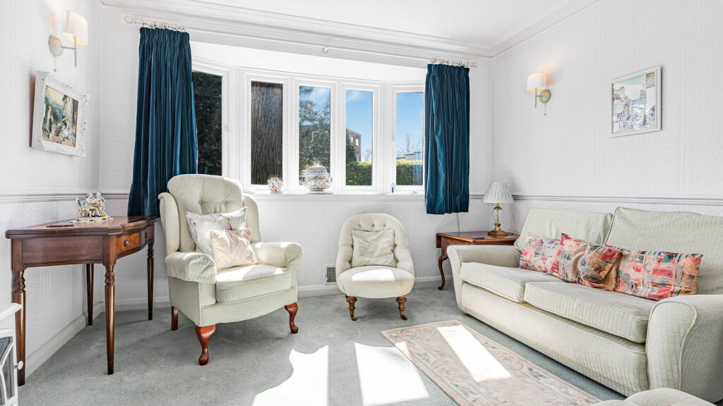 Additional image 12 of El Castano, Hampton Lane