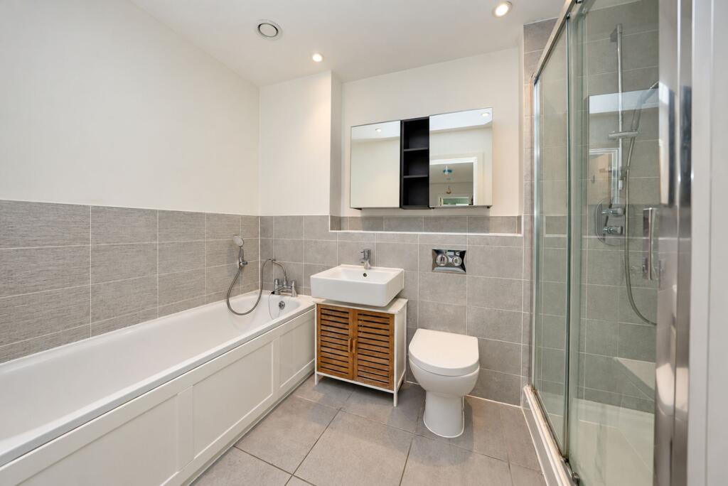 Apartment in Dacorum, Nash Mills - More