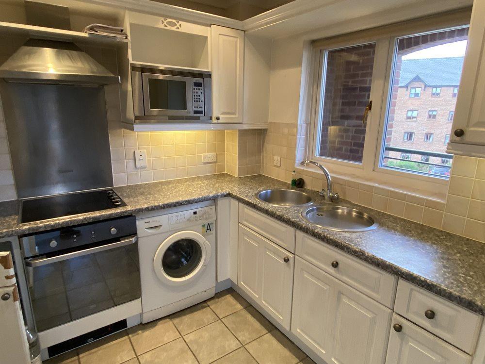 Apartment in Twyford, Wokingham - View 3